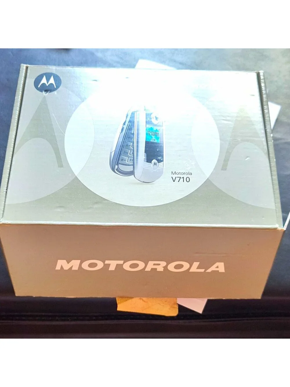 (For Collection) Motorola V710 Verizon CDMA Flip Cell Phone Silver